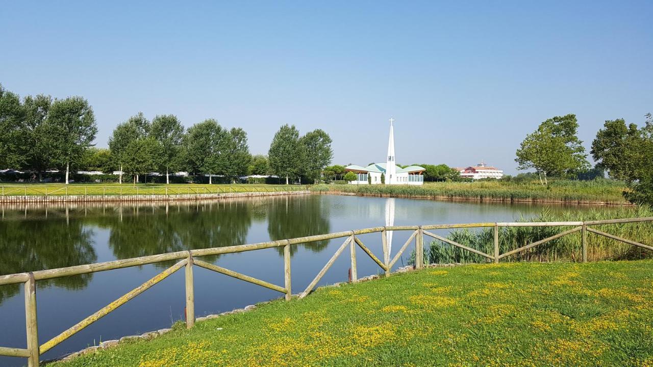 شقة Robinia/Pinetine Lido Altanea كاوْرلي المظهر الخارجي الصورة